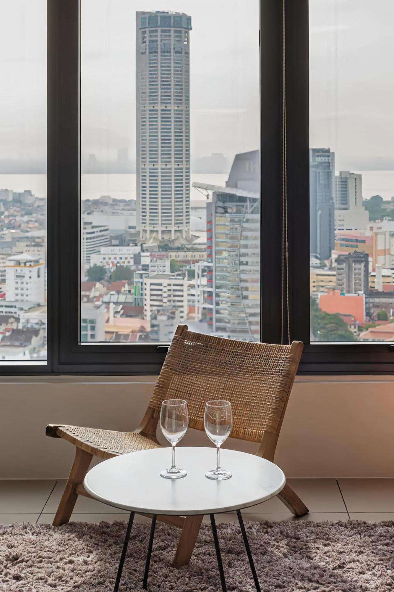 Tropicana 218 Macalister Penang Lägenhet George Town Exteriör bild