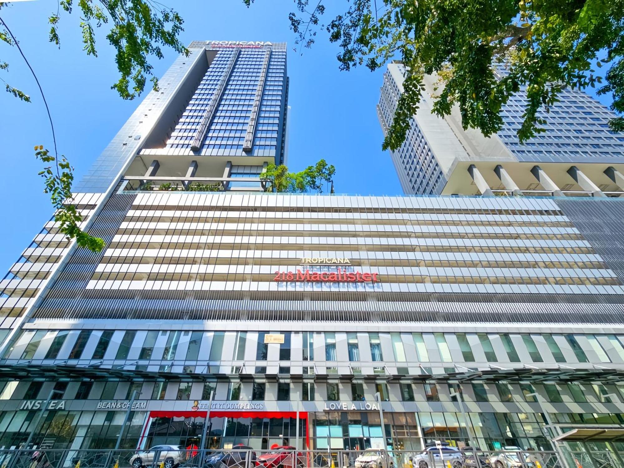 Tropicana 218 Macalister Penang Lägenhet George Town Exteriör bild